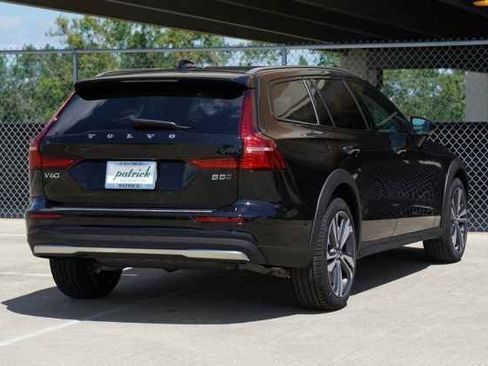 New 2026 Volvo V60 B5 Cross Country Plus w/ Climate Package image 4