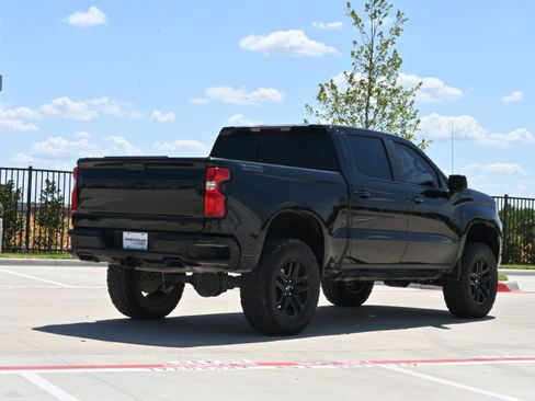 Used 2023 Chevrolet Silverado 1500 LT Trail Boss w/ LT Trail Boss Premium Package AWD/4WD image 9