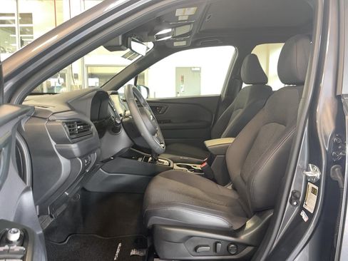 Used 2025 Subaru Forester Premium AWD/4WD image 6