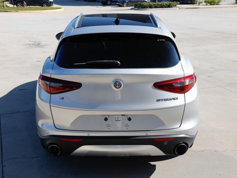 Used 2018 Alfa Romeo Stelvio AWD image 14