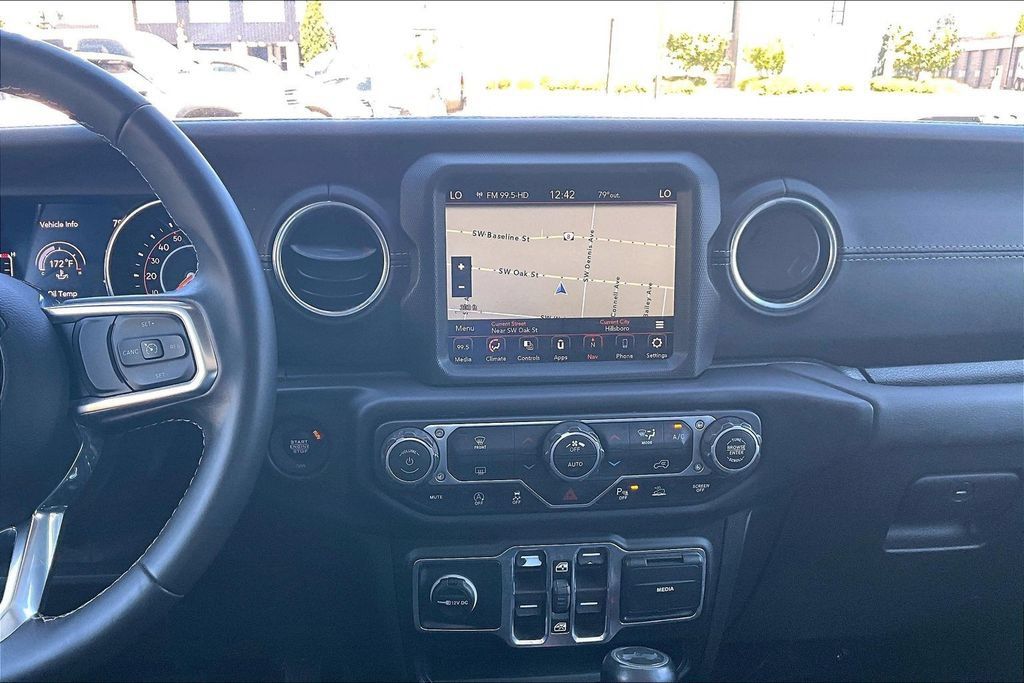 Used 2021 Jeep Wrangler Unlimited Sahara AWD/4WD image 8