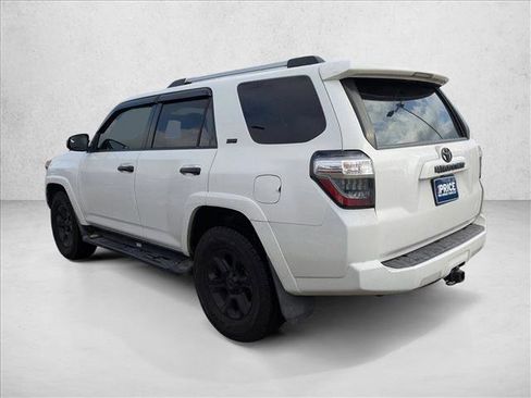 Used 2015 Toyota 4Runner SR5 image 7
