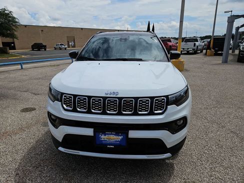 Used 2025 Jeep Compass Limited AWD/4WD image 3