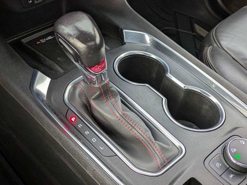 Used 2022 Chevrolet Traverse RS image 32