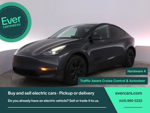 Used 2024 Tesla Model Y Long Range RWD image 1
