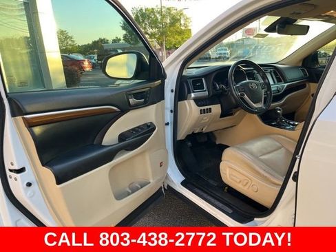 Used 2019 Toyota Highlander Limited image 4