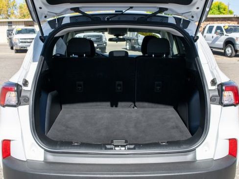 Used 2022 Ford Escape SE image 11