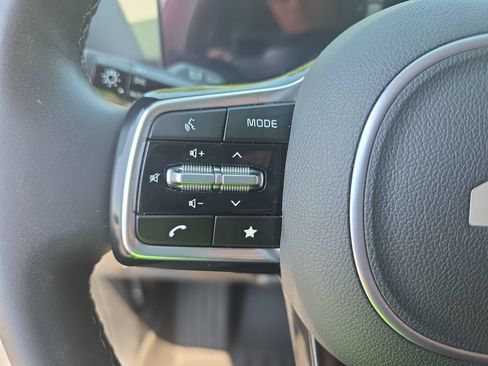 Used 2025 Kia Sorento S w/ Panoramic Sunroof Package FWD image 16