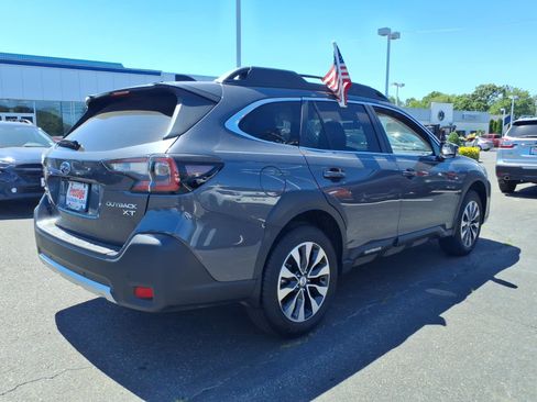 Certified 2025 Subaru Outback Limited XT AWD/4WD image 2