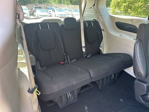 Used 2023 Chrysler Voyager LX FWD image 19