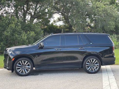 Used 2021 Cadillac Escalade Sport Platinum AWD/4WD image 2