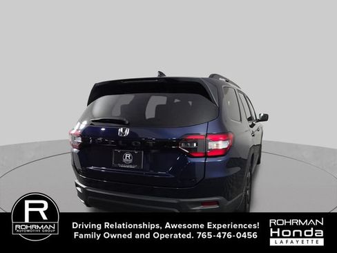 Used 2025 Honda Pilot Sport image 8