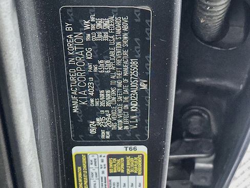 Used 2025 Kia Soul LX w/ LX Technology Package FWD image 12