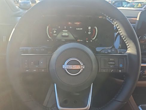 New 2025 Nissan Pathfinder Platinum image 15