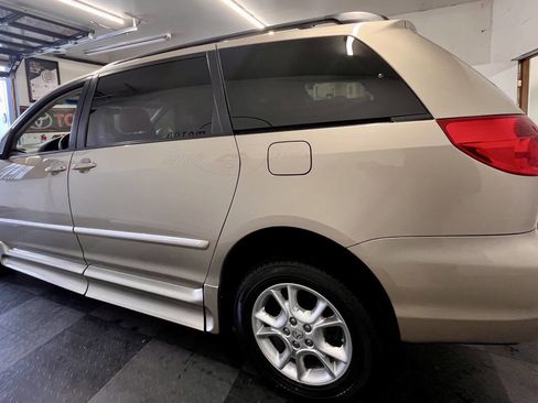 Used 2006 Toyota Sienna XLE Limited image 8