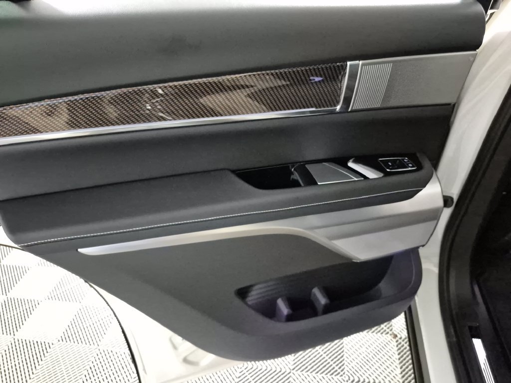 New 2027 Cadillac Vistiq Sport w/ LPO, Floor Liner Package AWD/4WD image 26