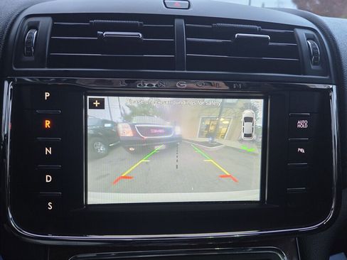 Used 2019 Lincoln Continental Select image 39