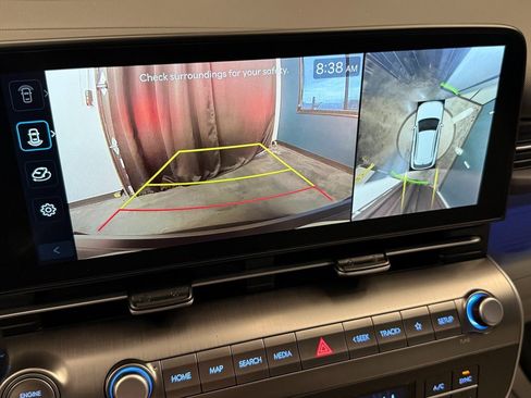 Used 2024 Hyundai Kona Limited image 14