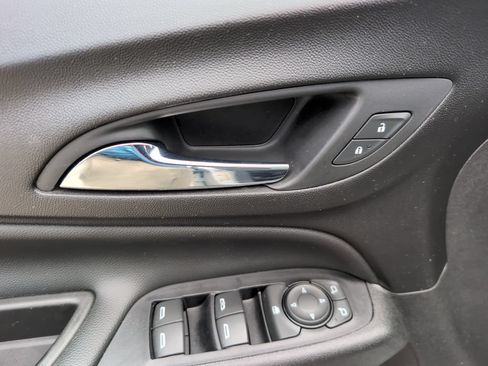 Used 2020 Chevrolet Equinox Premier AWD/4WD image 18