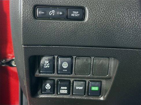 Certified 2022 Nissan Rogue Sport SV image 19