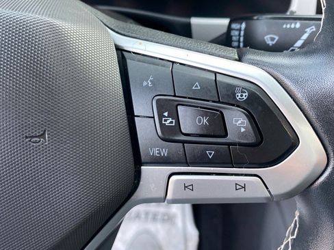 Used 2022 Volkswagen Atlas Cross Sport SEL image 16