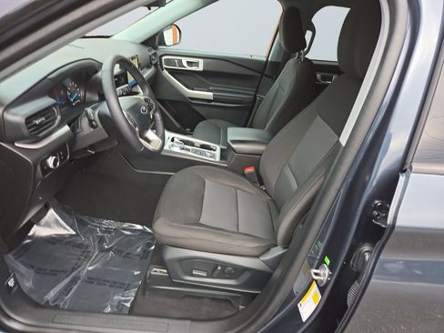 Used 2023 Ford Explorer XLT image 9