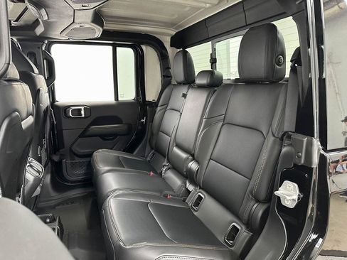 New 2025 Jeep Gladiator Sport w/ Premium Package image 19