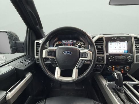 Used 2019 Ford F150 Lariat image 13