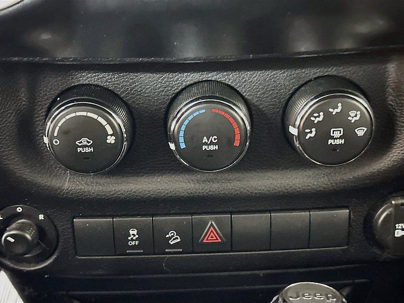 Used 2013 Jeep Wrangler Unlimited Sport AWD/4WD image 14