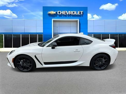 Used 2024 Toyota GR86 Premium RWD image 6