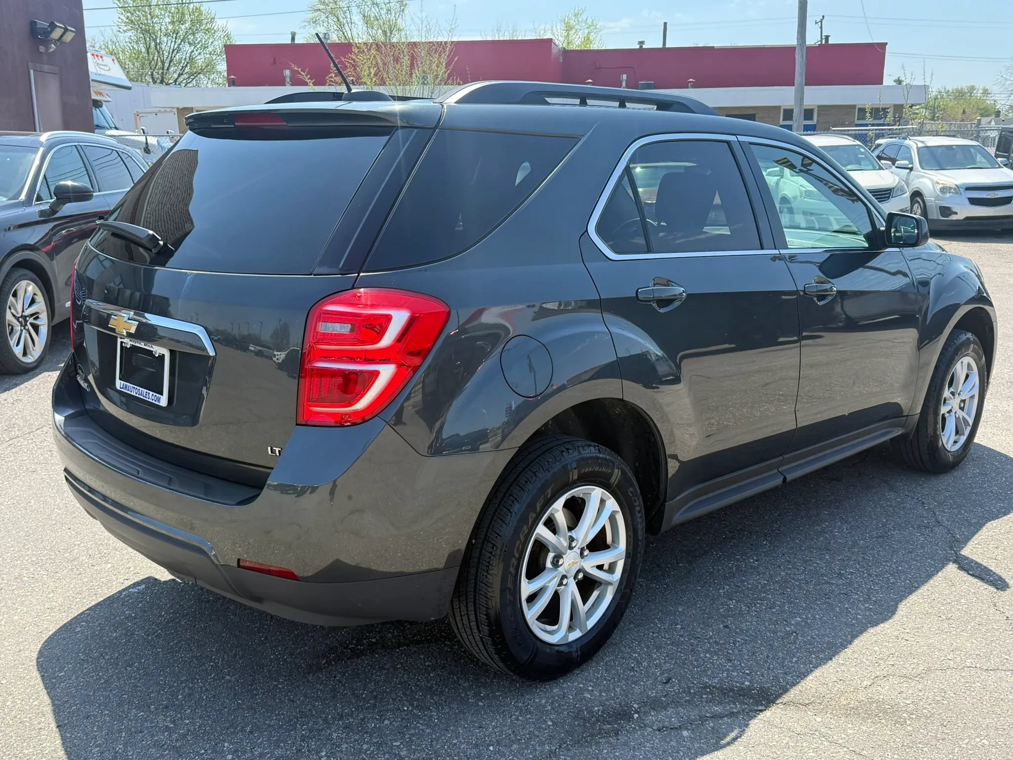 Used 2017 Chevrolet Equinox LT FWD image 5