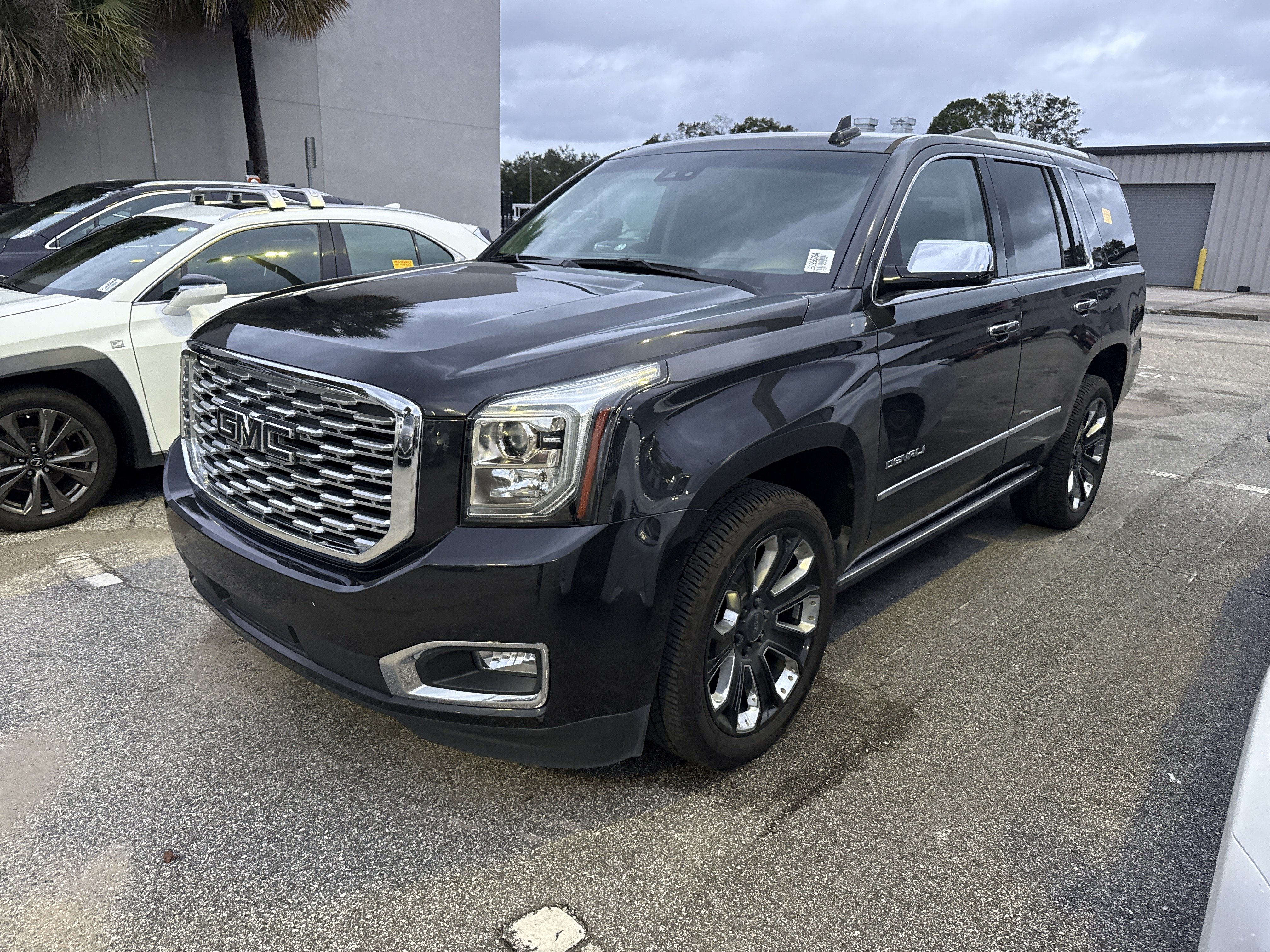 Used 2020 GMC Yukon Denali w/ Denali Ultimate Package AWD/4WD image 2