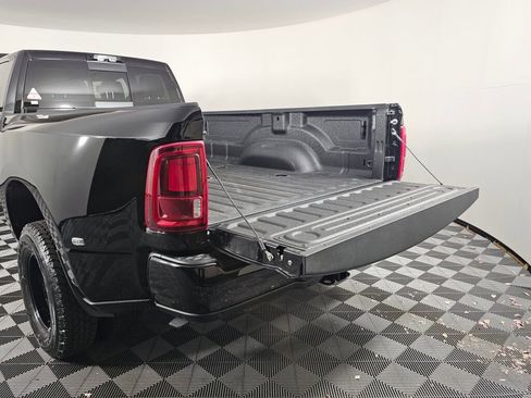 New 2026 RAM 3500 Laramie AWD/4WD image 15