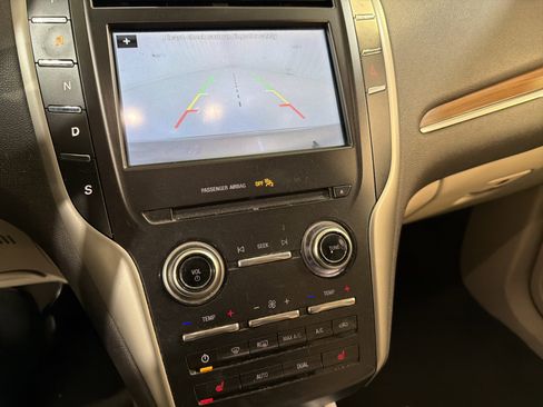 Used 2019 Lincoln MKC Select w/ Select Plus Package image 18