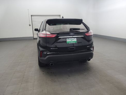 Used 2020 Ford Edge SE image 6
