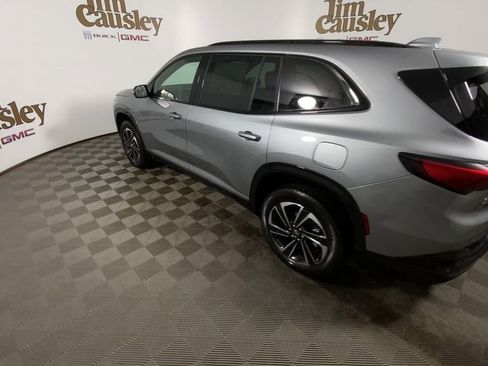Used 2026 Buick Enclave Sport Touring w/ Power Package AWD/4WD image 6
