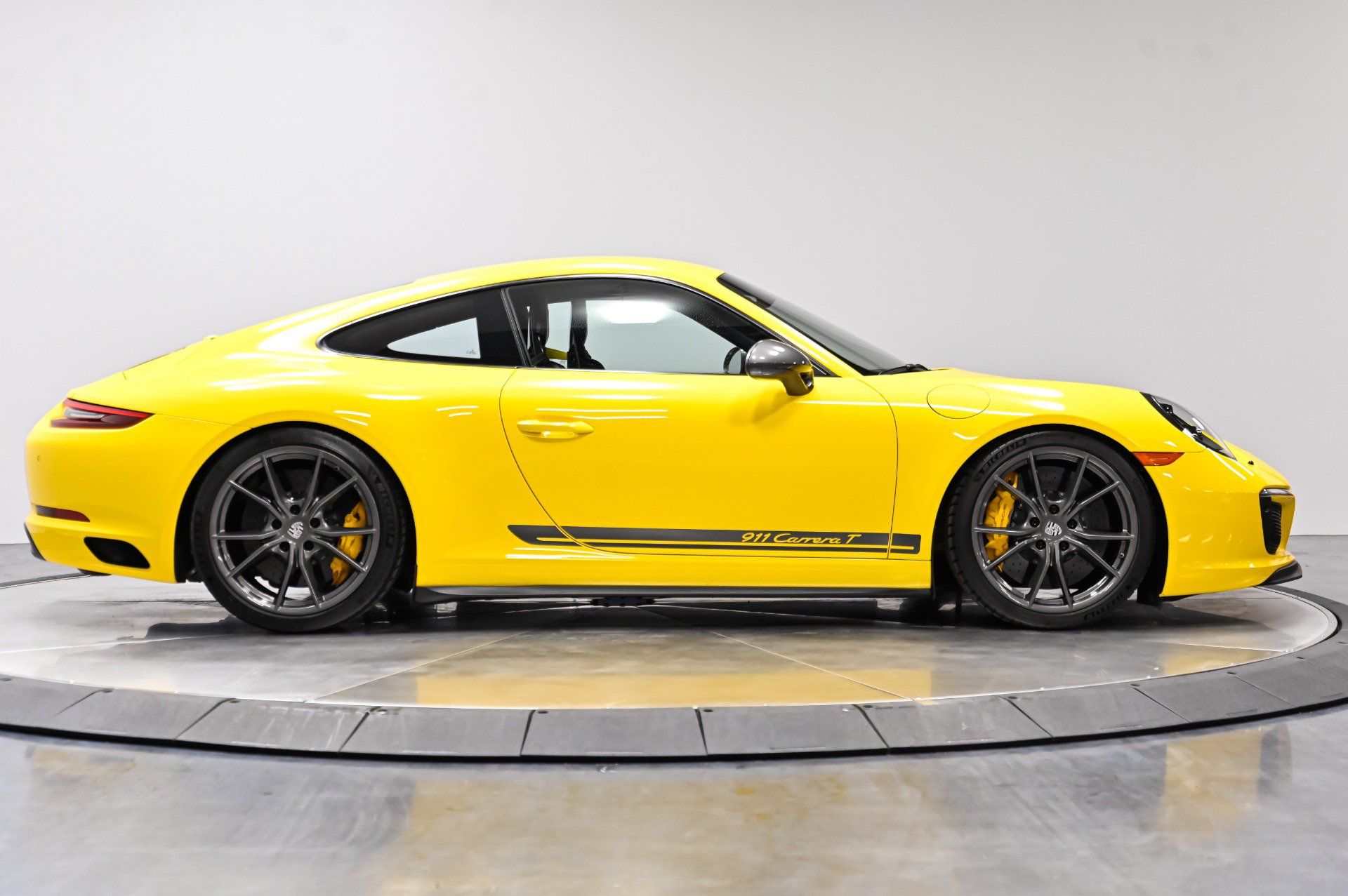 Used 2018 Porsche 911 Carrera T RWD image 15