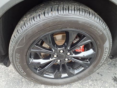 Used 2021 Ford Explorer XLT w/ Equipment Group 202A image 8