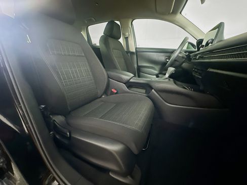 Used 2025 Honda HR-V LX image 28