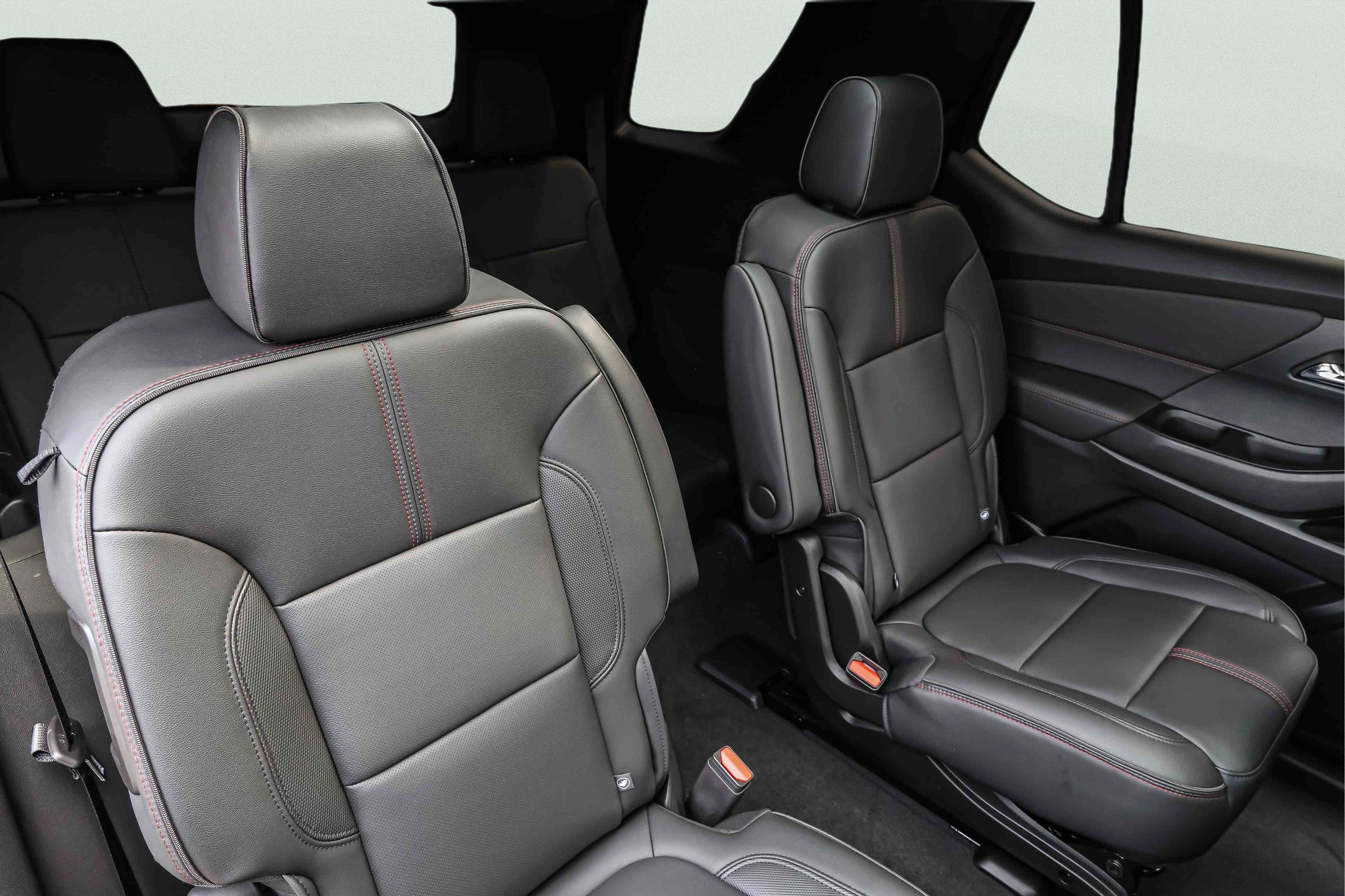 Used 2024 Chevrolet Traverse RS w/ LPO, Floor Liner Package AWD/4WD image 23