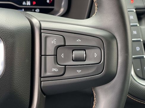 Used 2023 GMC Yukon AT4 image 9