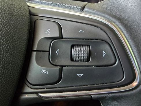 Used 2022 Buick Encore GX Select w/ Sport Touring Package FWD image 23