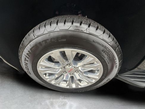 Used 2025 GMC Yukon Denali image 38