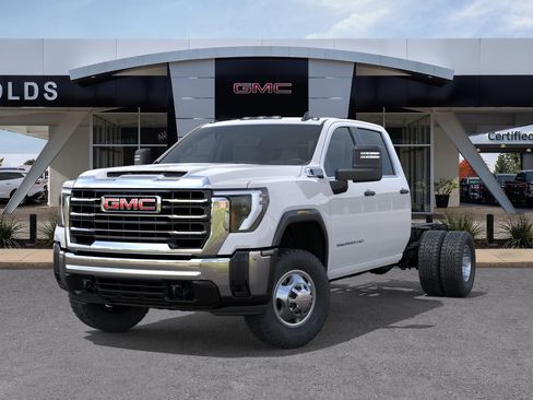 New 2026 GMC Sierra 3500 Pro w/ Convenience Package RWD image 6
