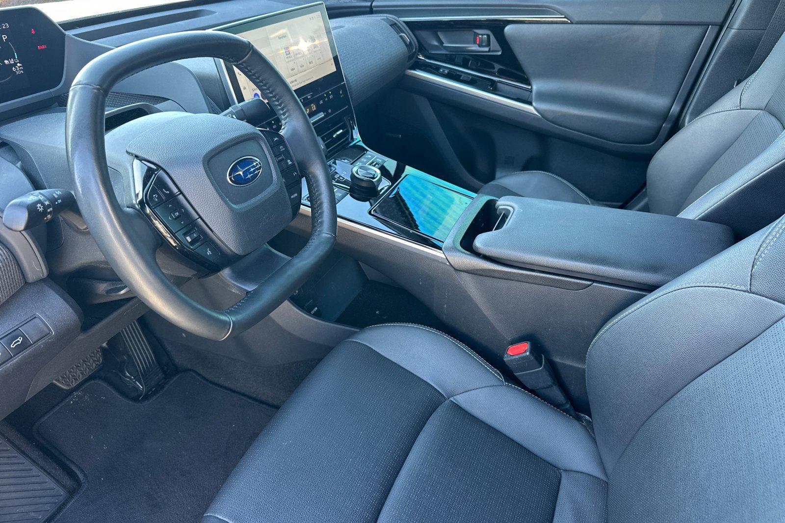 Used 2025 Subaru Solterra AWD/4WD image 10