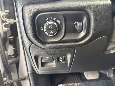 Used 2020 RAM 1500 Big Horn AWD/4WD image 17