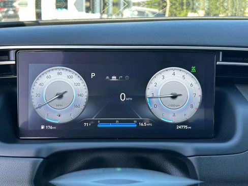 Used 2024 Hyundai Santa Cruz Limited image 16