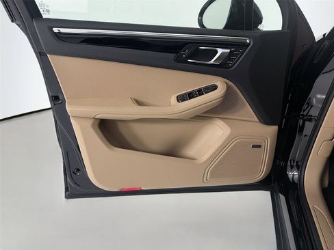 New 2026 Porsche Macan Turbo image 6