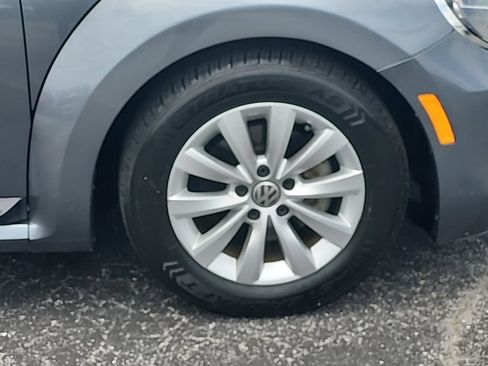 Used 2017 Volkswagen Beetle 1.8T FWD image 22