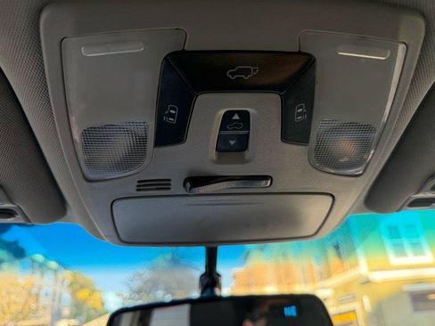 Used 2015 Toyota Sienna SE Premium FWD image 94
